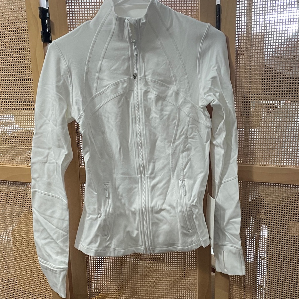 Lululemon Athletica White Jacket define Luon size 6 NWT small